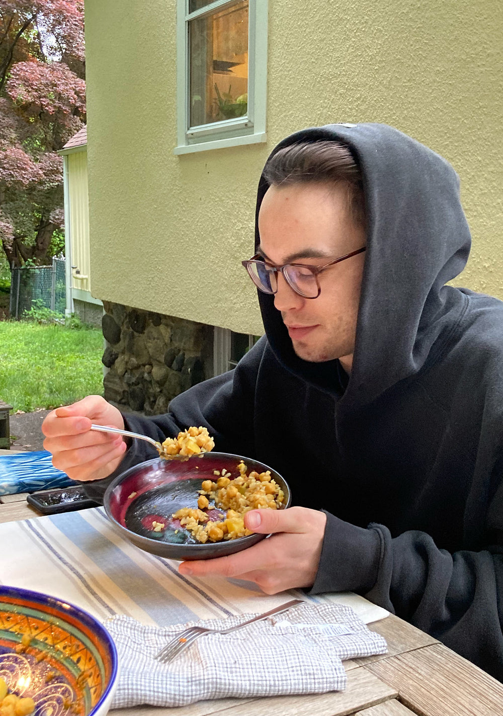 Alex can't stop eating Simply Masala Chana Masala, Chickpeas in gravy